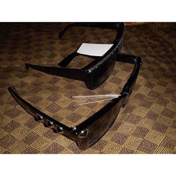 Sunglasses 👓 🕶 😎 - Picture 4 of 8